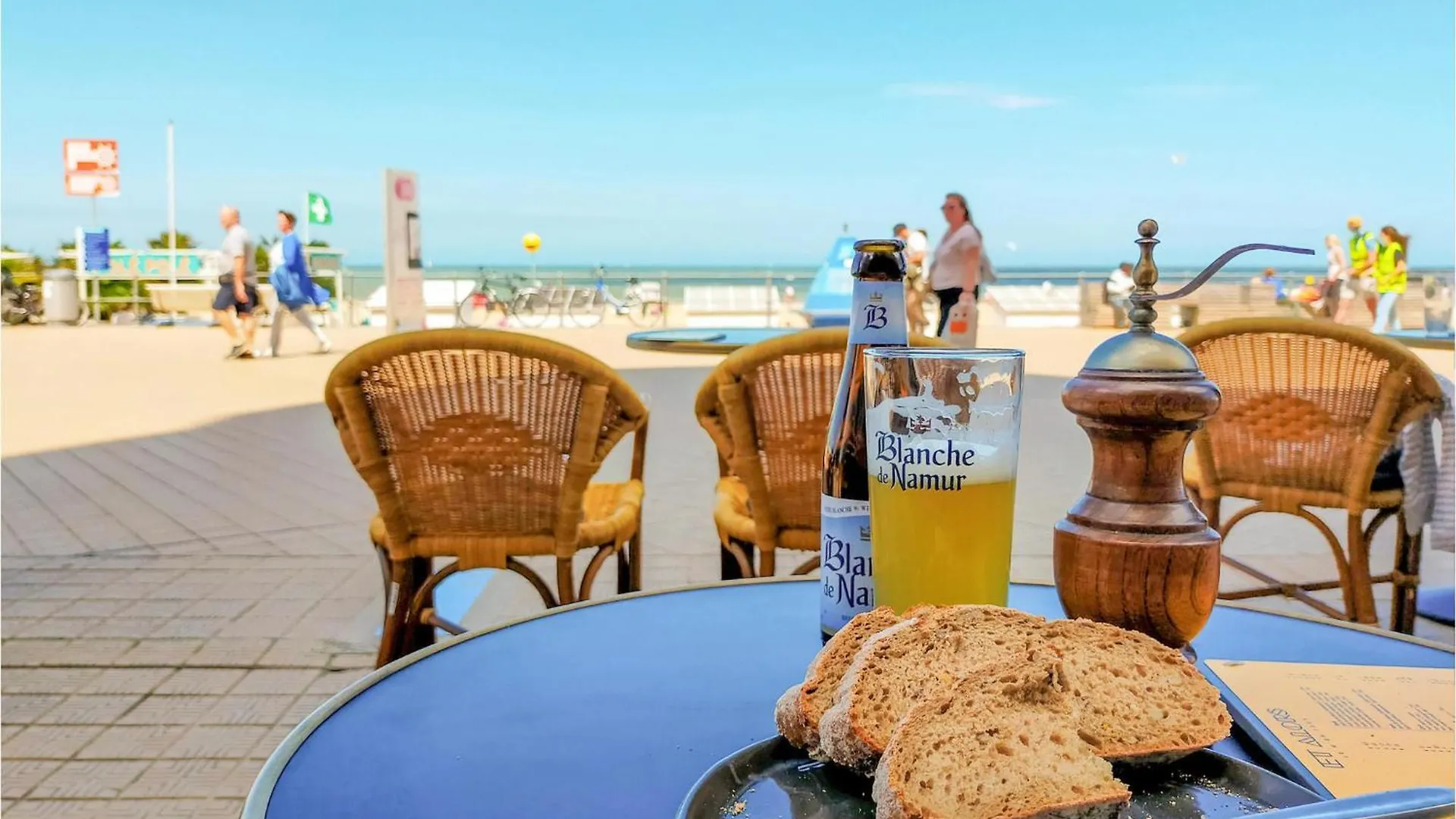 Amazing Apartment In Oostende With Kitchen 0*, Ostend